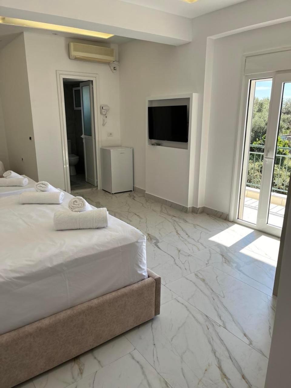 Harmony Apartments Dhermi Bagian luar foto
