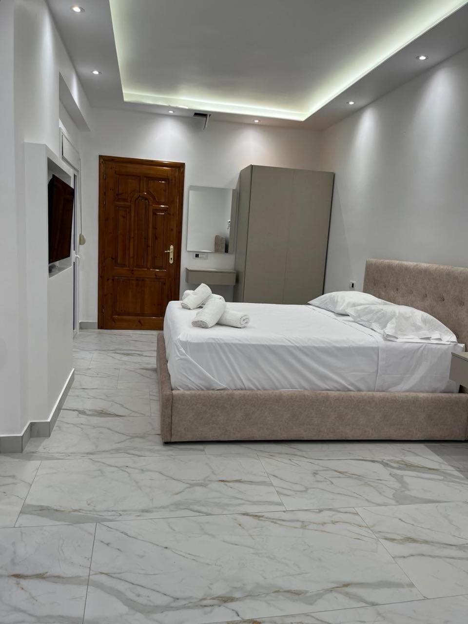 Harmony Apartments Dhermi Bagian luar foto