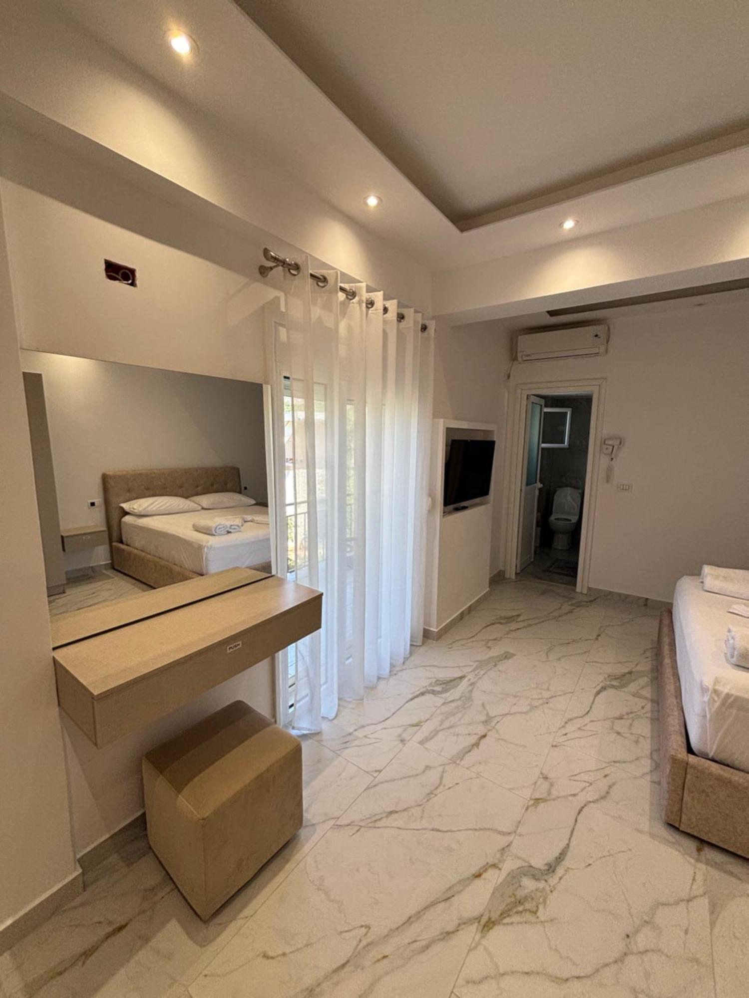 Harmony Apartments Dhermi Bagian luar foto